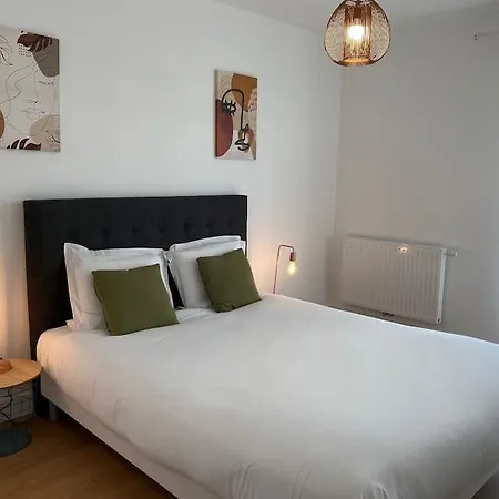 50m2 , Neuf, 150m De La C219 アパート *