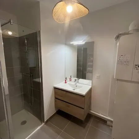 アパート 50m2 , Neuf, 150m De La C219